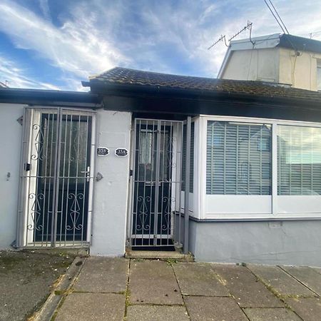 Beautiful 3-Bed Apartment In Merthyr Tydfil Eksteriør bilde