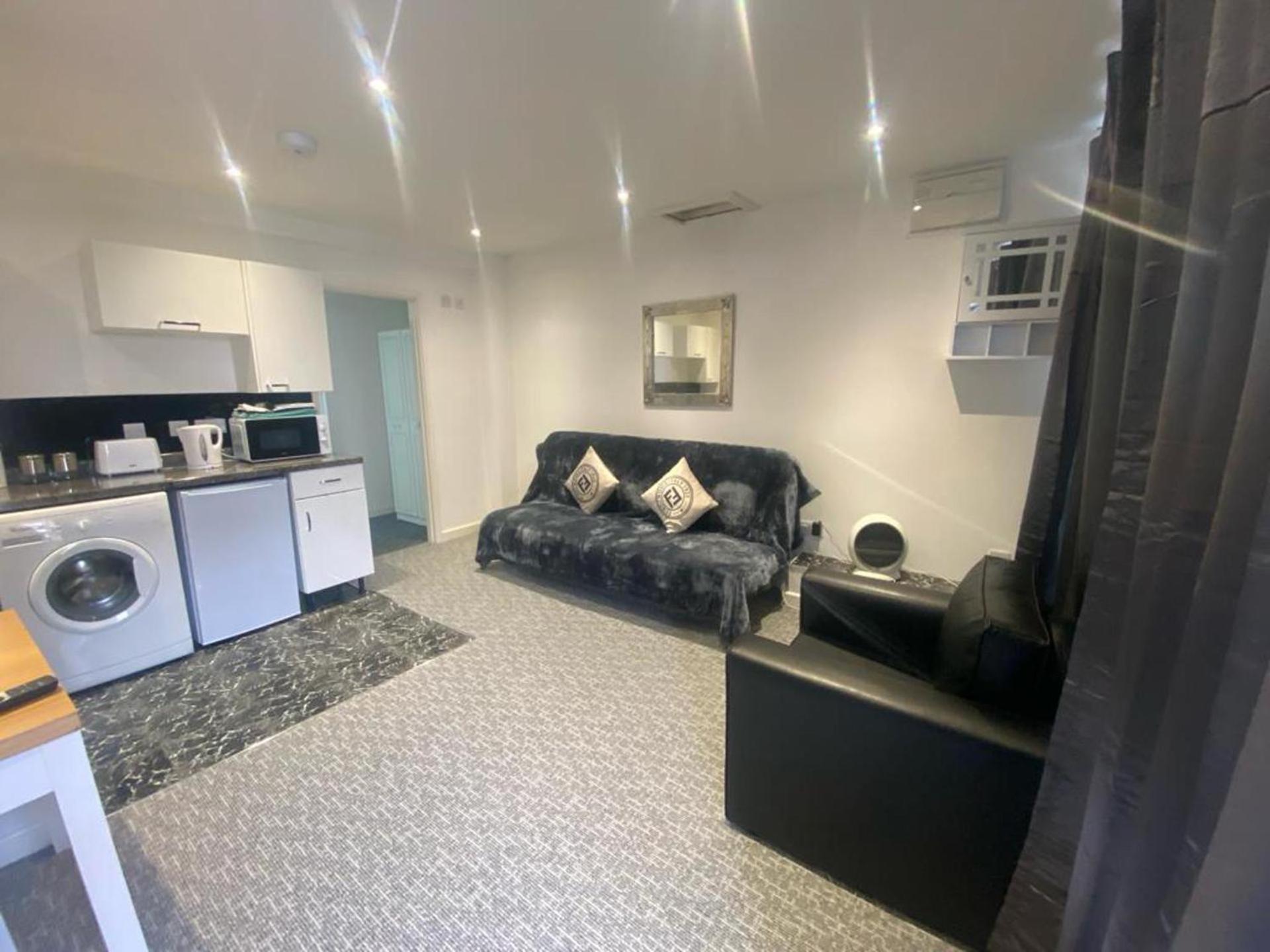 Beautiful 3-Bed Apartment In Merthyr Tydfil Eksteriør bilde