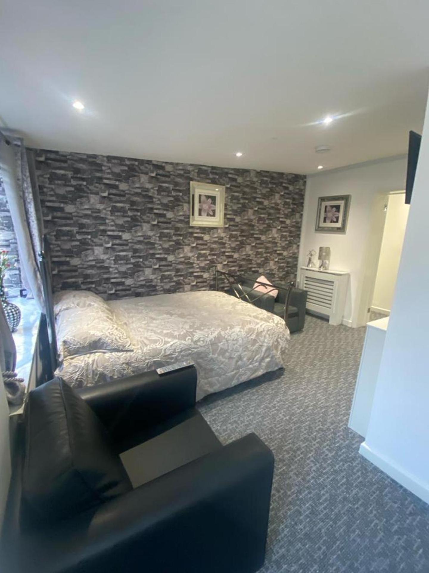 Beautiful 3-Bed Apartment In Merthyr Tydfil Eksteriør bilde